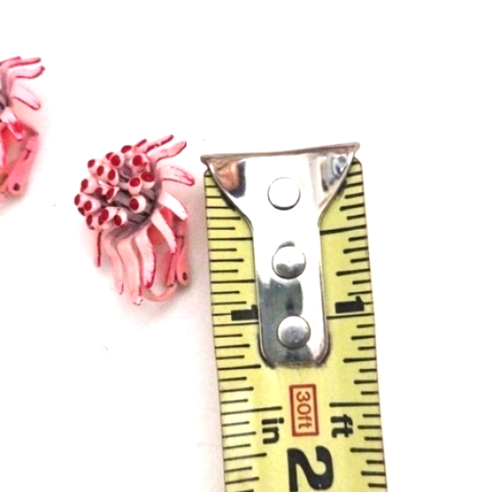 VINTAGE 60s PINK AND RED ENAMEL BROOCH/PIN AND MATCHING CLIP-ON EARRINGS SET - Picture 7 of 8